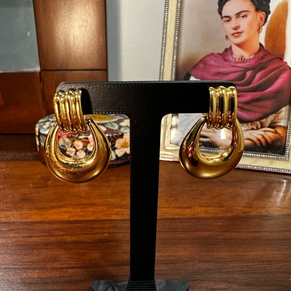 Vintage Napier Gold Tone Door Knocker Earrings – Post Back - Picture 3 of 11